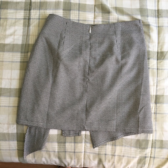 LF • Gingham Wrap Skirt - Picture 2 of 4